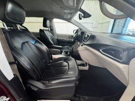 2020 CHRYSLER VOYAGER