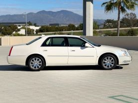 2009 CADILLAC DTS SEDAN V8, 4.6 LITER SEDAN 4D