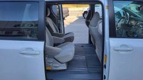 2011 Toyota Sienna Le Minivan 4d - Image 23