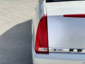 2009 CADILLAC DTS SEDAN V8, 4.6 LITER SEDAN 4D