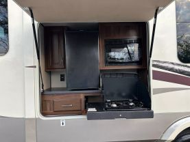 Used 2018 PALOMINO COLUMBUS FW 5TH WHEEL - 298RL - LA Auto Star located in Virginia Beach, VA