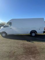 2003 Dodge Sprinter 2500 Cargo - Image 2