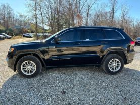 2020 JEEP GRAND CHEROKEE SUV V6, VVT, 3.6 LITER LAREDO E SPORT UTILITY 4D at T&T Repairables - used car dealership in Spencer, Indiana.