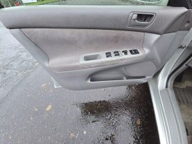 2004 TOYOTA CAMRY SEDAN 4-CYL, 2.4 LITER LE SEDAN 4D