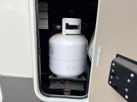 Used 2018 PALOMINO COLUMBUS FW 5TH WHEEL - 298RL - LA Auto Star located in Virginia Beach, VA