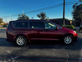 2020 CHRYSLER VOYAGER