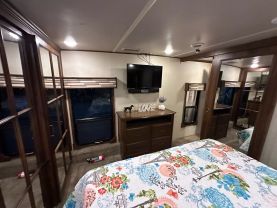 Used 2018 PALOMINO COLUMBUS FW 5TH WHEEL - 298RL - LA Auto Star located in Virginia Beach, VA