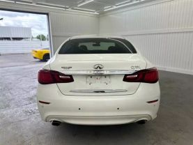 2016 INFINITI Q70