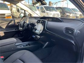 2020 TOYOTA PRIUS HATCHBACK 4-CYL, HYBRID, 1.8 LITER XLE HATCHBACK 4D