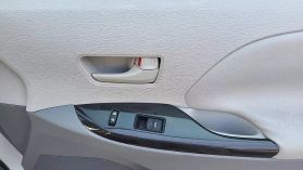 2011 Toyota Sienna Le Minivan 4d - Image 21