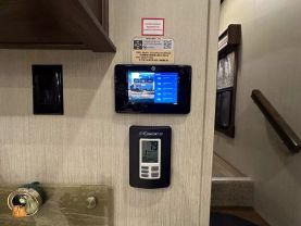 Used 2018 PALOMINO COLUMBUS FW 5TH WHEEL - 298RL - LA Auto Star located in Virginia Beach, VA