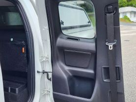 2019 Toyota Tacoma Access Cab Sr Pickup 4d 6 Ft - Image 18