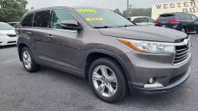 2016 Toyota Highlander Limited Sport Utility 4d - Image 7