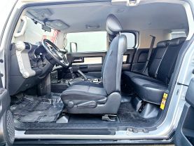 2007 TOYOTA FJ CRUISER SUV V6, 4.0 LITER SPORT UTILITY 2D