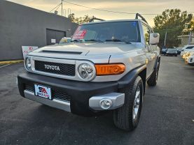 2007 TOYOTA FJ CRUISER SUV V6, 4.0 LITER SPORT UTILITY 2D