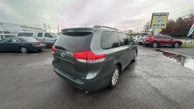2011 TOYOTA SIENNA
