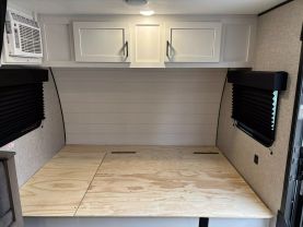 2024 JAYCO JAY FLIGHT RV - SLX at T&T Repairables - used car dealership in Spencer, Indiana.