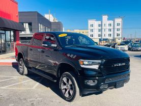 2021 RAM 1500 CREW CAB PICKUP V8, HEMI, 5.7 LITER LARAMIE PICKUP 4D 5 1/2 FT