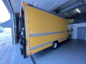 2004 GMC SAVANA CUTAWAY VAN V8, 6.0 LITER VAN CAB-CHASSIS 2D