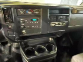 2004 GMC SAVANA CUTAWAY VAN V8, 6.0 LITER VAN CAB-CHASSIS 2D