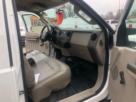 2008 FORD F550 SUPER DUTY REGULAR CAB & CHASSIS CAB CHASSIS V10, 6.8 LITER 141" W.B.  2D
