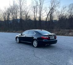 2010 LEXUS LS SEDAN V8, 4.6 LITER LS 460 SEDAN 4D