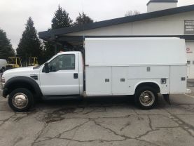 2008 FORD F550 SUPER DUTY REGULAR CAB & CHASSIS CAB CHASSIS V10, 6.8 LITER 141" W.B.  2D