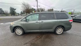 2011 TOYOTA SIENNA