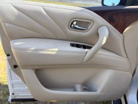 2017 INFINITI QX80 SUV V8, 5.6 LITER SPORT UTILITY 4D