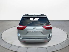 2018 TOYOTA SIENNA