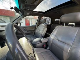 2004 Toyota Sequoia - Image 12