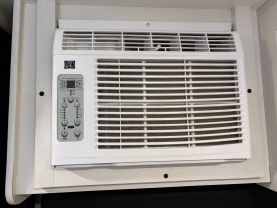 2024 JAYCO JAY FLIGHT RV - SLX at T&T Repairables - used car dealership in Spencer, Indiana.