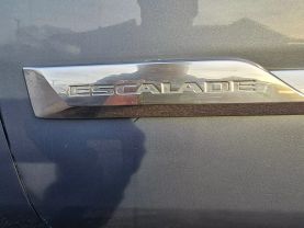 2015 CADILLAC ESCALADE SUV V8, FLEX FUEL, 6.2 LITER PLATINUM SPORT UTILITY 4D