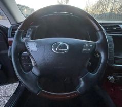 2010 LEXUS LS SEDAN V8, 4.6 LITER LS 460 SEDAN 4D