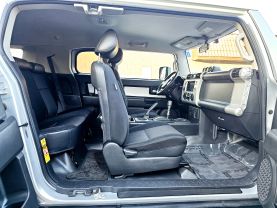 2007 TOYOTA FJ CRUISER SUV V6, 4.0 LITER SPORT UTILITY 2D