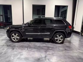 2011 JEEP GRAND CHEROKEE SUV V8, 5.7 LITER LAREDO SPORT UTILITY 4D