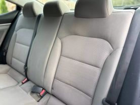 2019 Hyundai Elantra - Image 10