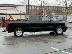 2011 CHEVROLET SILVERADO 1500 CREW CAB PICKUP V8, FLEX FUEL, 5.3 LITER LT PICKUP 4D 5 3/4 FT