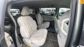 2011 TOYOTA SIENNA
