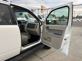 2012 FORD ESCAPE SUV 4-CYL, HYBRID, 2.5 LITER HYBRID SPORT UTILITY 4D