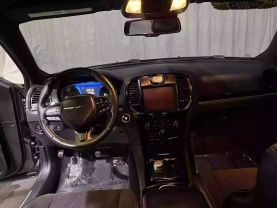 2019 CHRYSLER 300 SEDAN V8, HEMI, 5.7 LITER 300S SEDAN 4D
