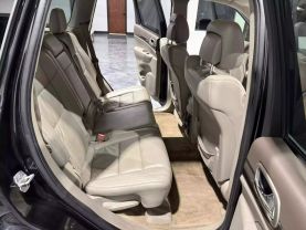 2011 JEEP GRAND CHEROKEE SUV V8, 5.7 LITER LAREDO SPORT UTILITY 4D