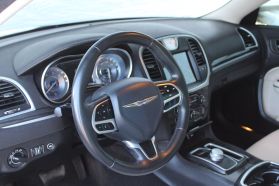2017 Chrysler 300 - Image 6