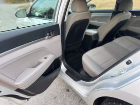 2019 Hyundai Elantra - Image 9
