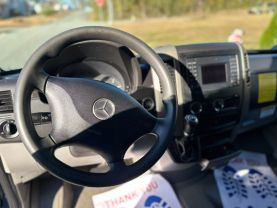 2018 Mercedes-benz Sprinter 2500 Cargo - Image 9