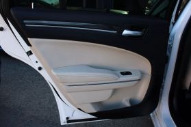 2017 Chrysler 300 - Image 20