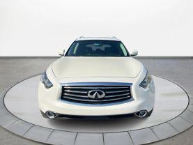 2015 INFINITI QX70