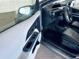 2012 TOYOTA PRIUS C HATCHBACK 4-CYL, HYBRID, 1.5 LITER ONE HATCHBACK 4D