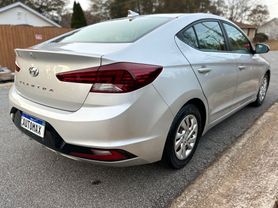 2019 Hyundai Elantra - Image 4