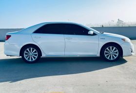 2013 TOYOTA CAMRY SEDAN 4-CYL, HYBRID, 2.5 LITER XLE HYBRID SEDAN 4D